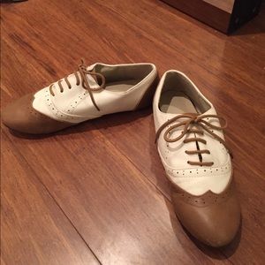 Women’s oxford lace ups